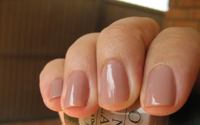 Điểm danh 25+ màu nail cho da ngăm đen giúp tôn da, sang chảnh