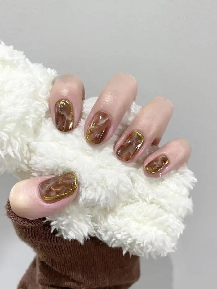 99+ Mẫu nail vân đá đẹp, nịnh da, hot trend cho nàng thu đông 2026