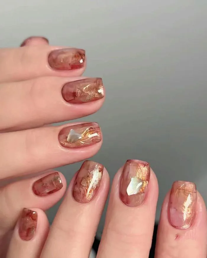 99+ Mẫu nail vân đá đẹp, nịnh da, hot trend cho nàng thu đông 2026