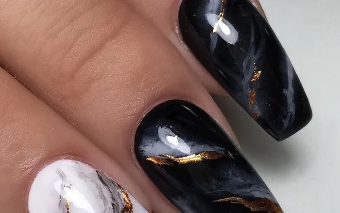 Nail vân đá: Mẫu nail hot khiến chị em “mê mệt”