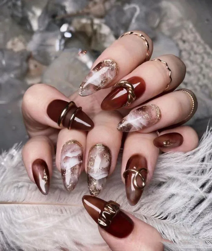 99+ Mẫu nail vân đá đẹp, nịnh da, hot trend cho nàng thu đông 2026