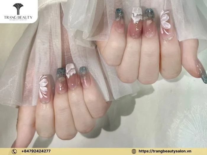 Top 99+ mẫu nail hoa đẹp nhỏ nhắn, cực trendy các nàng nên thử