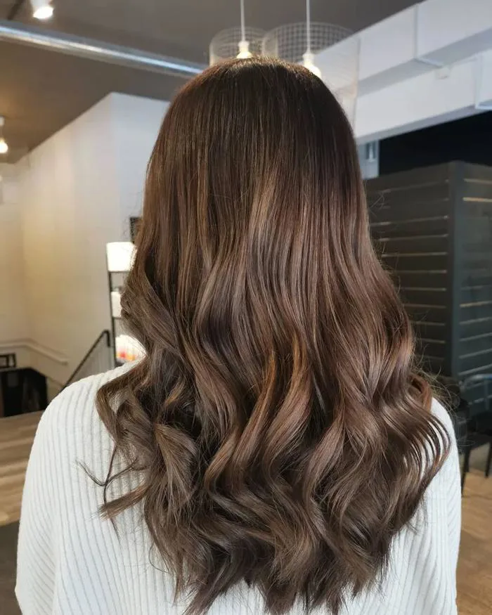 Mệnh Mộc nhuộm tóc màu gì? 10 màu tóc đẹp và phong thủy cho mệnh Mộc