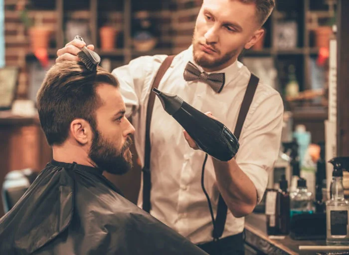 Bài Viết: Máy Sấy Tóc Nam - Hướng Dẫn Chọn Lựa và Sử Dụng Đúng Cách