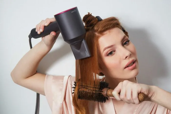 Cách sử dụng máy sấy tóc tạo kiểu đẹp và đơn giản ngay tại nhà