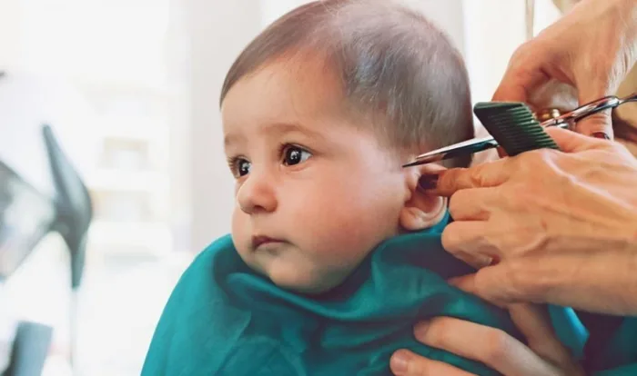 Nên cắt tóc máu cho trẻ sơ sinh vào ngày nào, kiêng cắt tóc ngày nào?
