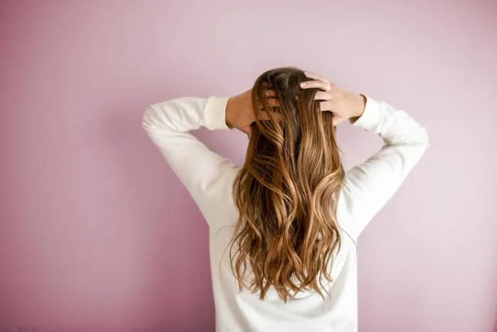Gội đầu sau khi nhuộm tóc: Bao lâu là hợp lý? | ELLE Gội đầu sau khi nhuộm tóc: Bao lâu là hợp lý? | ELLE