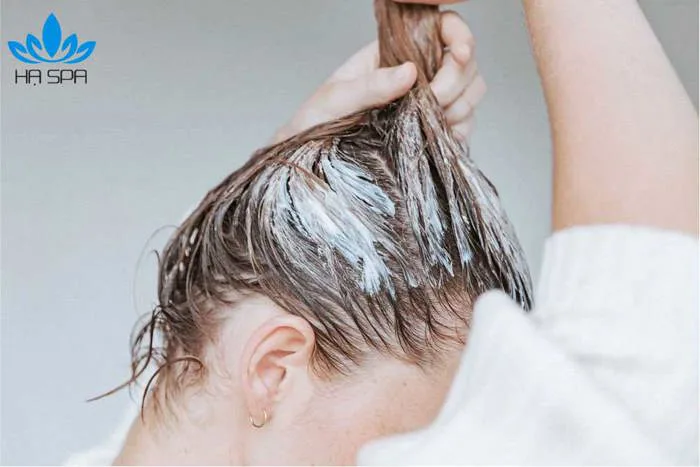 Nhuộm tóc bao lâu thì gội đầu? 9 Kinh nghiệm giữ màu tóc đẹp Nhuộm tóc bao lâu thì gội đầu? 9 Kinh nghiệm giữ màu tóc đẹp