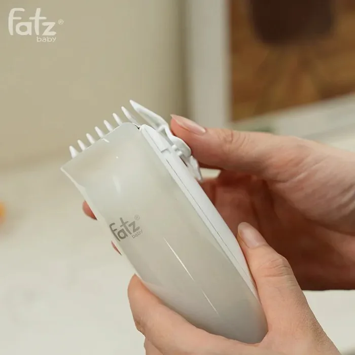 TÔNG ĐƠ CẮT TÓC VÀ TỰ ĐỘNG HÚT TÓC AN TOÀN CHO BÉ TRIM 4 - FB7901HB