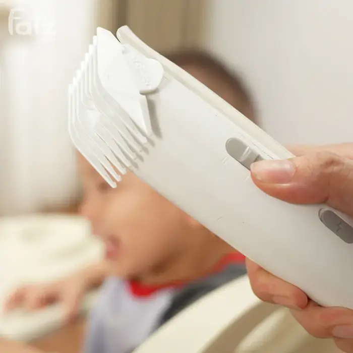 Tông đơ cắt tóc & tự động hút tóc an toàn cho bé Trim 4 - Fatzbaby Việt Nam