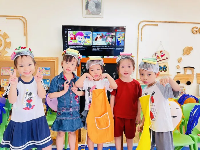 💇BÉ LÀM NHÀ TẠO MẪU TÓC CHUYÊN NGHIỆP🧑🧒