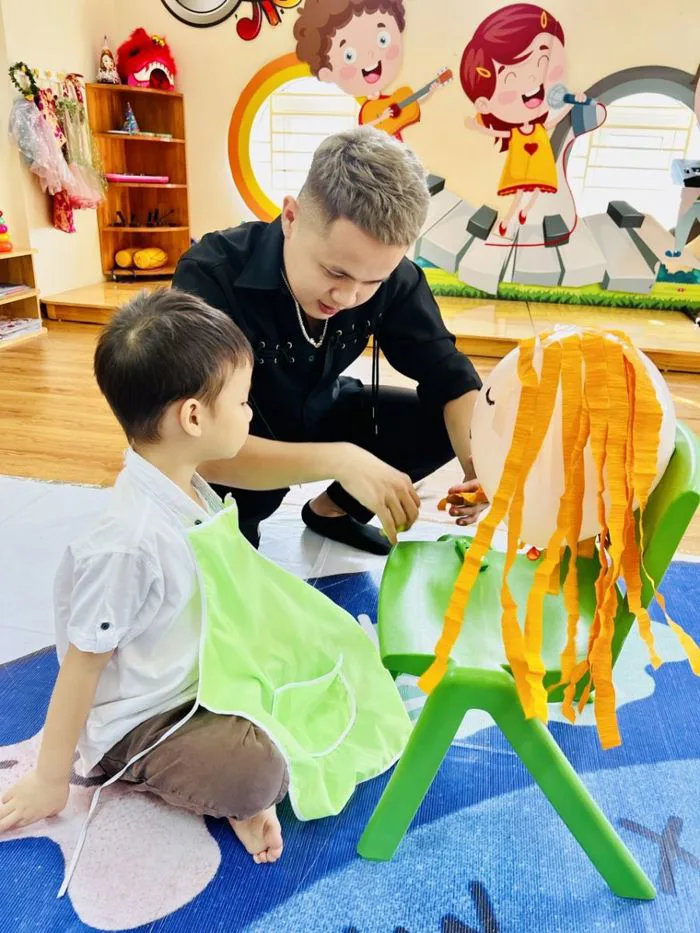 💇BÉ LÀM NHÀ TẠO MẪU TÓC CHUYÊN NGHIỆP🧑🧒