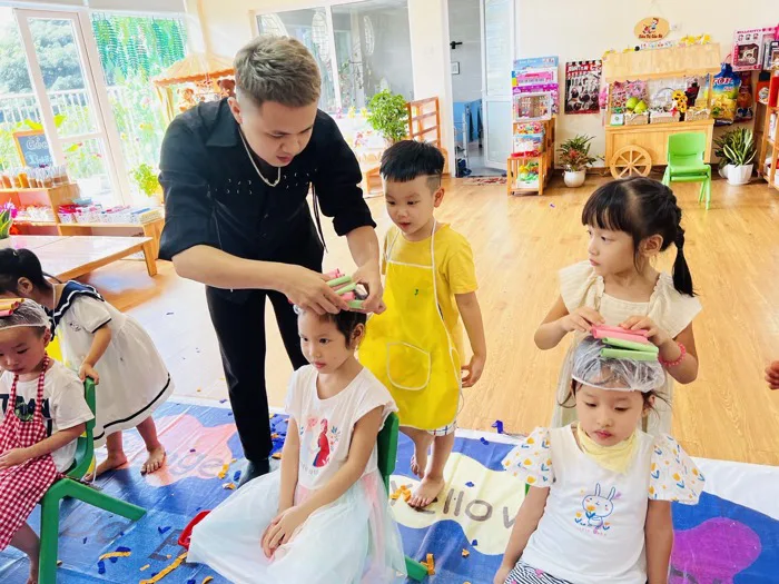 💇BÉ LÀM NHÀ TẠO MẪU TÓC CHUYÊN NGHIỆP🧑🧒