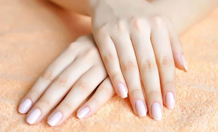 KIẾN THỨC NAIL] LÝ DO BẠN NÊN SỬ DỤNG SƠN NỀN BASE COAT KHI LÀM NAIL WORLD  NAIL SCHOOL