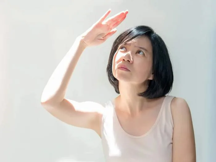 Dấu hiệu tóc cháy nắng và cách bảo vệ tóc khỏi hư tổn dưới nắng hè •