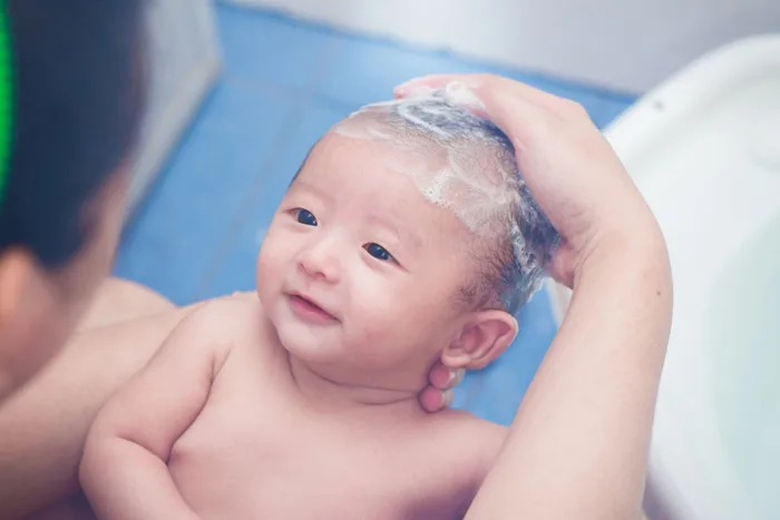 Những cách làm tóc bé mọc nhanh và dày hiệu quả tại nhà