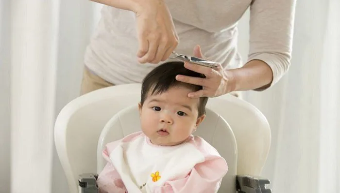 8 chiêu giúp tóc bé gái nhanh mọc dày và óng mượt