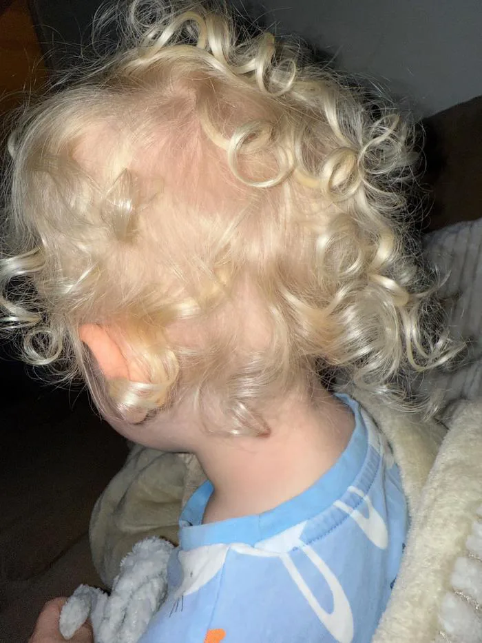 Tóc của con tôi có xoăn không? : r/CurlyHairCare