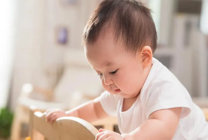 Có câu: Trẻ em càng có “xoáy tóc” rõ trên đầu sẽ càng thông minh hơn, điều  này đúng hay sai? khoa học hơn đang đến