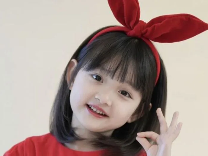 Kiểu Tóc Cho Bé Gái Đi Tiệc