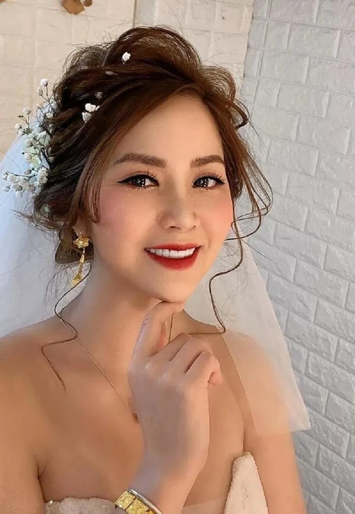 Ngắm những kiểu tóc cô dâu đẹp và ấn tượng này nàng tóc ngắn nào cũng mê