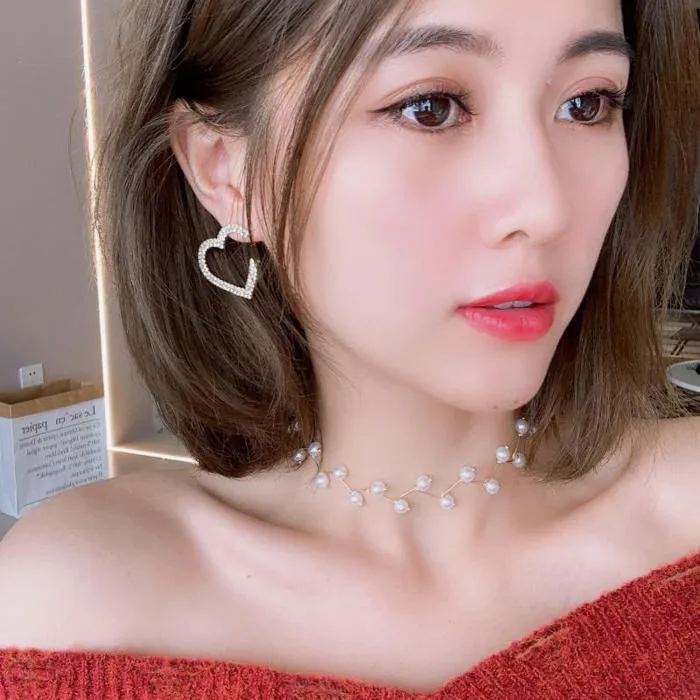 Hướng dẫn cách chọn khuyên tai phù hợp với khuôn mặt và kiểu tóc Hướng dẫn cách chọn khuyên tai phù hợp với khuôn mặt và kiểu tóc