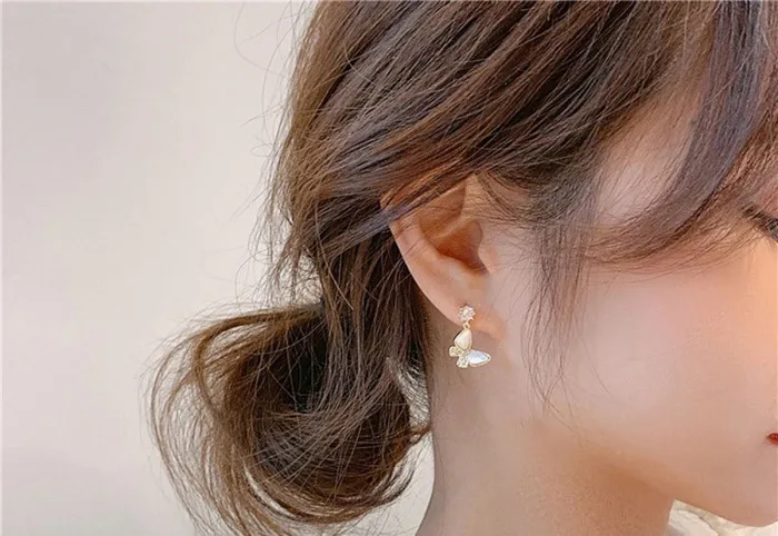 Tóc ngắn đeo bông tai gì? Top 15 mẫu bông tai cho tóc ngắn đẹp - Thegioididong.com Tóc ngắn đeo bông tai gì? Top 15 mẫu bông tai cho tóc ngắn đẹp - Thegioididong.com