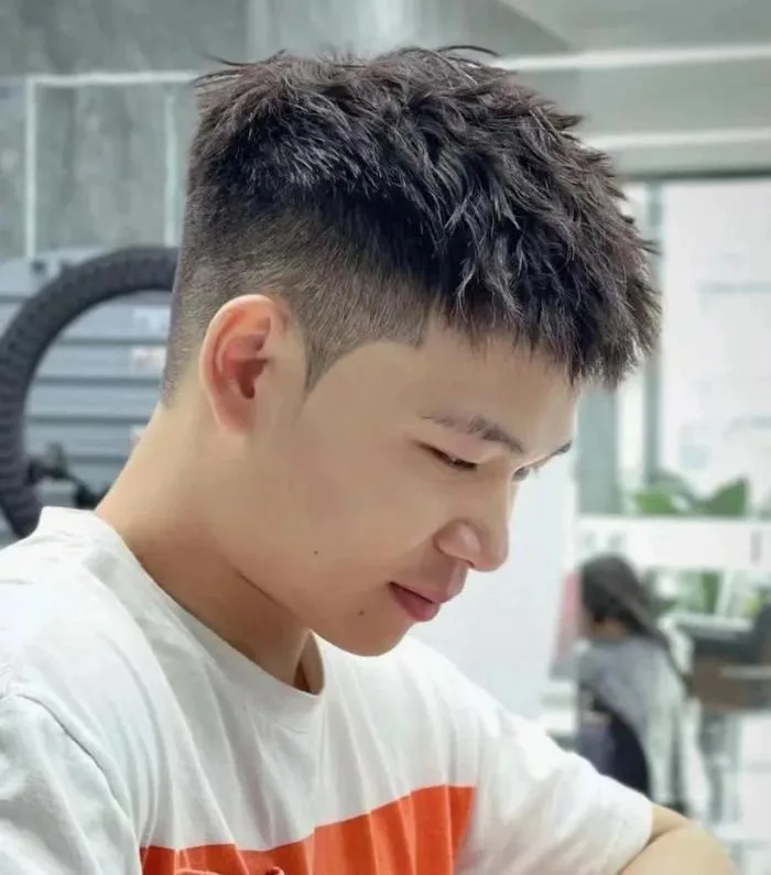 Chọn ngay 15+ kiểu tóc cho mặt dài nam nhìn cân đối và điển trai Chọn ngay 15+ kiểu tóc cho mặt dài nam nhìn cân đối và điển trai