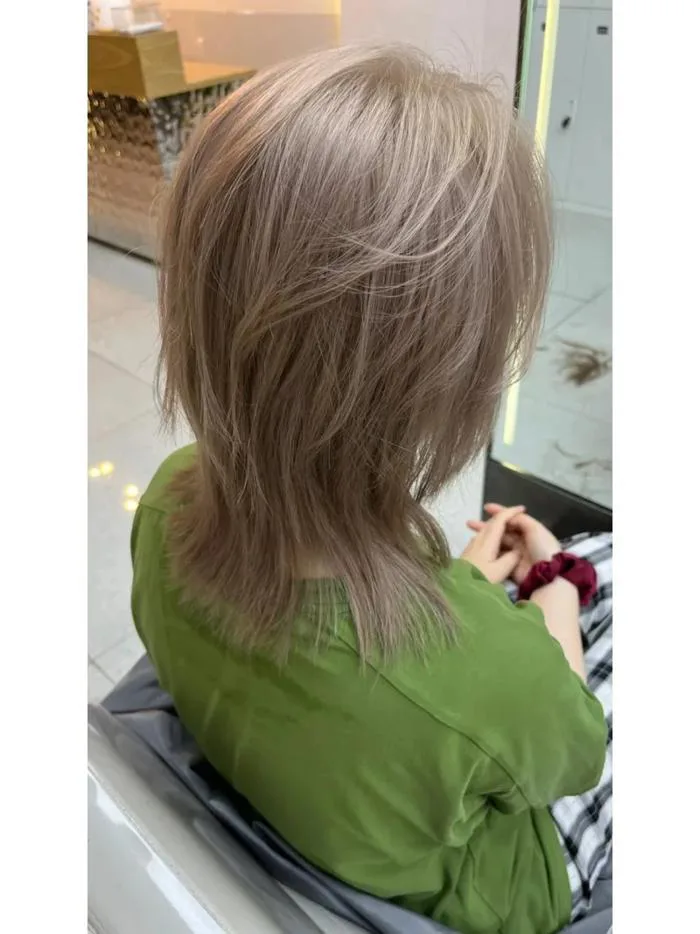 20+ Kiểu Tóc Màu Trà Sữa Xám Khói Đẹp Mê Mẩn
