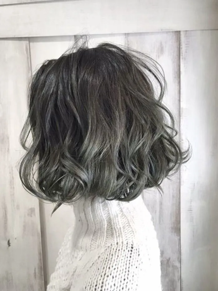 21 kiểu tóc uốn gợn sóng nhẹ nhàng, dễ thương và trendy | Yody