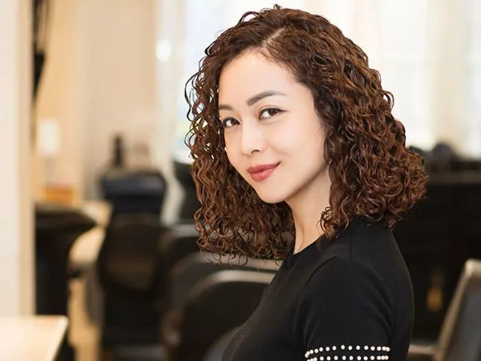 Uốn xù mì đã làm chỉ có đẹp, điểm danh 7 mẫu tóc siêu HOT| Royal Hair Vietnam - Thương Hiệu Giày Big Size Nữ | Xưởng Đóng Giày Theo Yêu Cầu