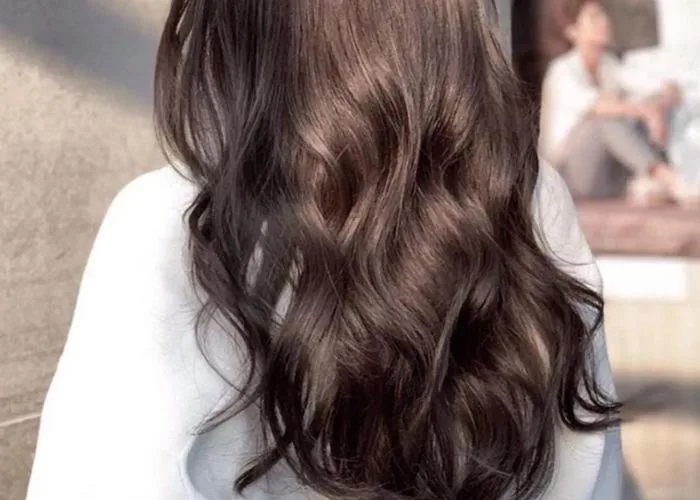 Bật mí cách giúp tóc uốn xoăn giữ nếp hiệu quả ngay tại nhà Bật mí cách giúp tóc uốn xoăn giữ nếp hiệu quả ngay tại nhà
