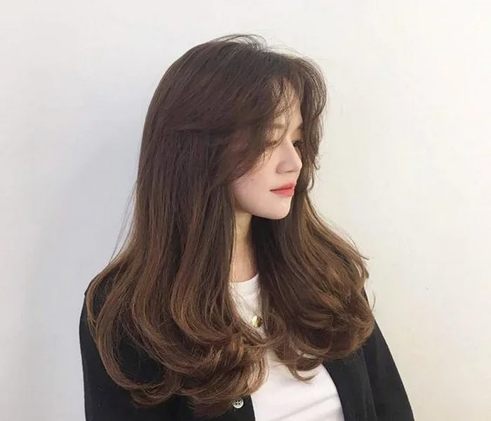 Top 5 kiểu tóc ngang lưng uốn đuôi chữ C hot nhất năm 2022