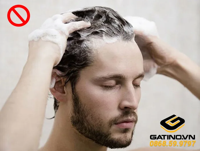 Cách giữ nếp tóc uốn nam bền đẹp tại nhà | Gatino.vn