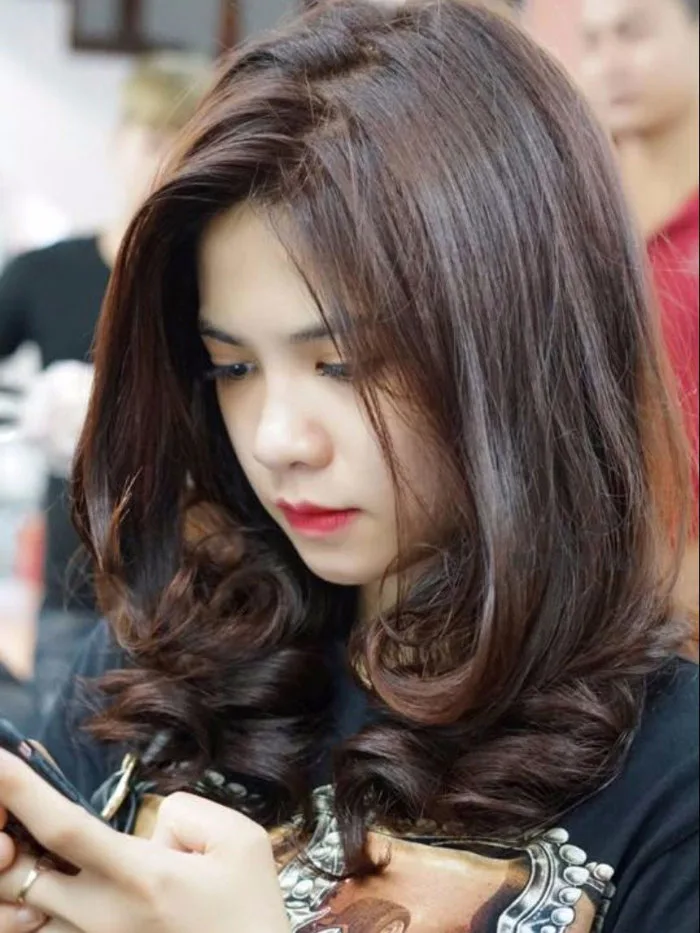 Top 17 kiểu tóc giả ngang lưng đẹp say lòng, mê mẩn
