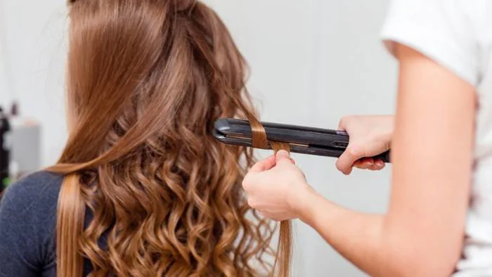 Tìm hiểu uốn tóc nóng là gì? Top 3 thuốc uốn tóc nóng hiệu quả