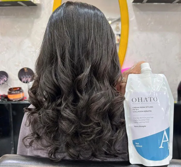 Hướng dẫn chọn thuốc uốn nóng an toàn giúp mái tóc giữ nếp đẹp và chắc khỏe  - OHATO Giúp các Salon tóc tại Việt Nam kinh doanh hiệu quả thông qua