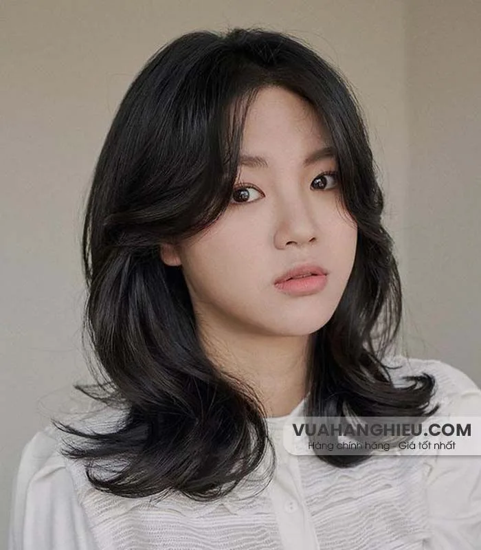 21 kiểu tóc xoăn sóng lơi ngang vai đẹp và thu hút cho mọi gương mặt