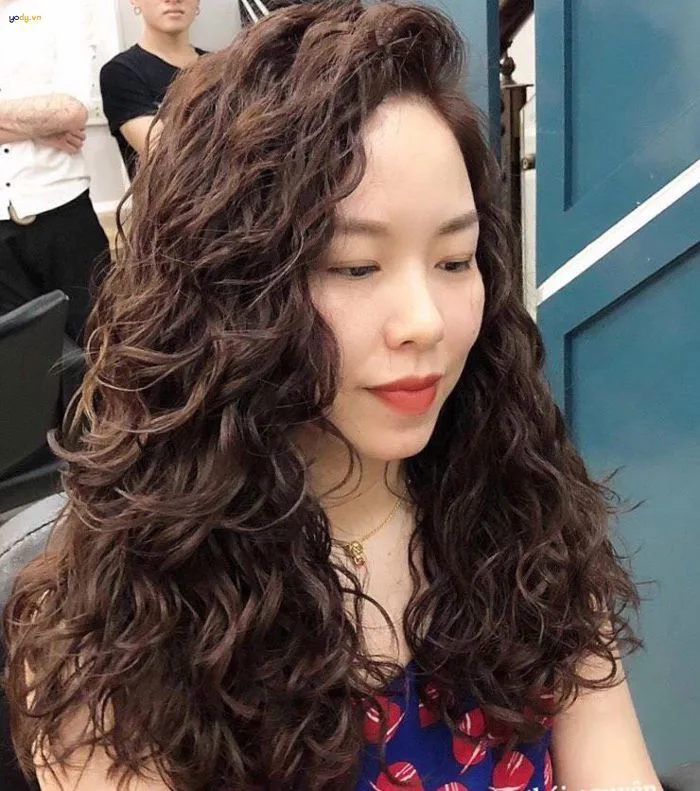 30+ Kiểu Tóc Xoăn Xù Nhẹ Cho Nàng Thêm QUYẾN RŨ, THU HÚT | Yody
