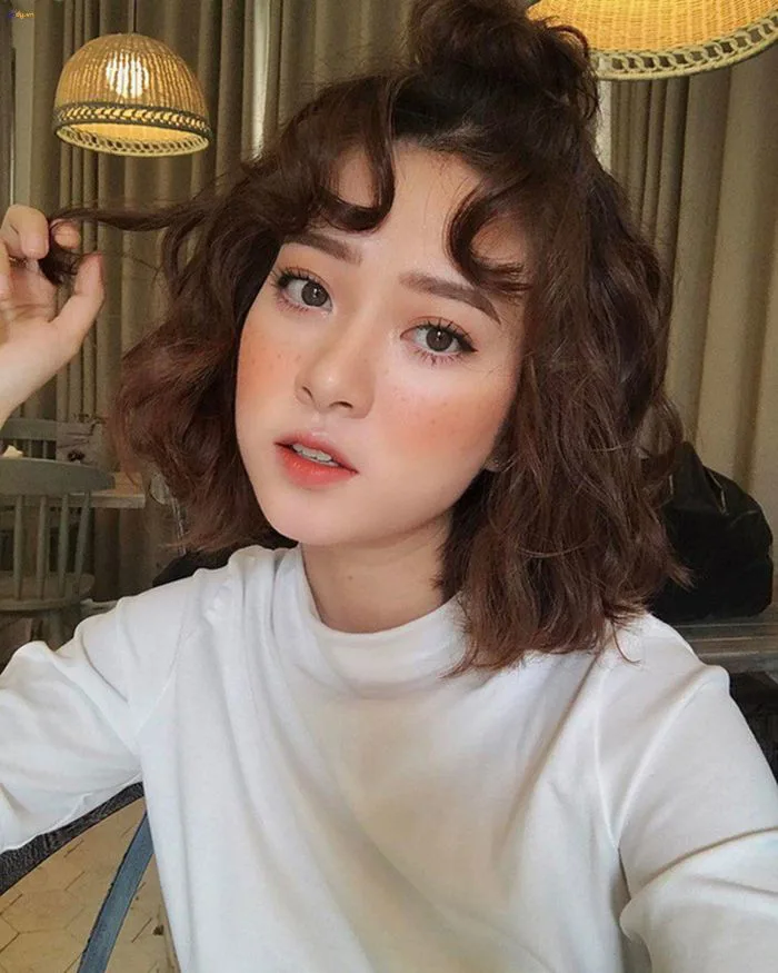 30+ Kiểu Tóc Xoăn Xù Nhẹ Cho Nàng Thêm QUYẾN RŨ, THU HÚT | Yody