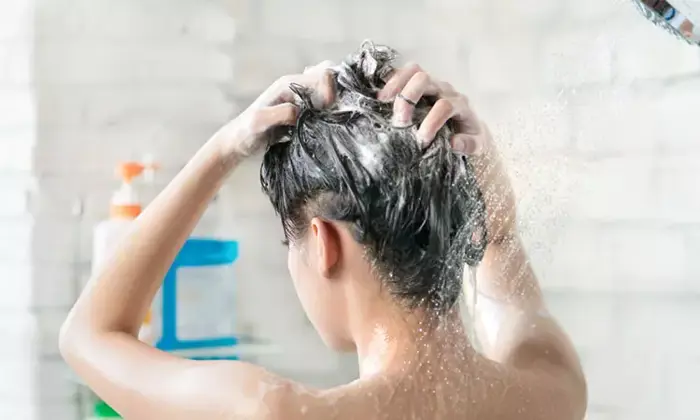 06 Cách gội đầu sau khi uốn tóc - Đẹp chẳng khác nào Salon 06 Cách gội đầu sau khi uốn tóc - Đẹp chẳng khác nào Salon
