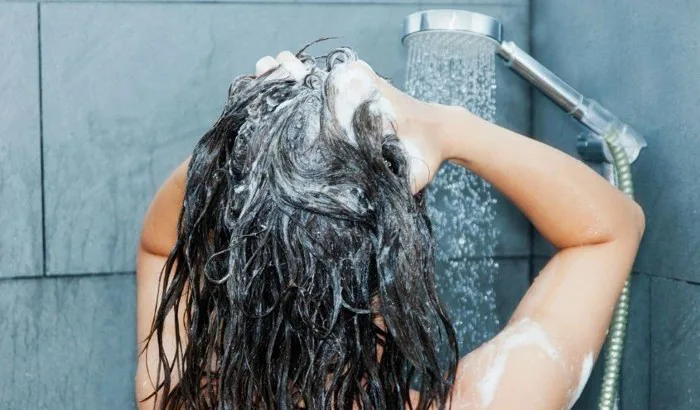 Uốn tóc bao lâu thì gội đầu? Cách gội để giữ nếp tóc lâu dài Uốn tóc bao lâu thì gội đầu? Cách gội để giữ nếp tóc lâu dài